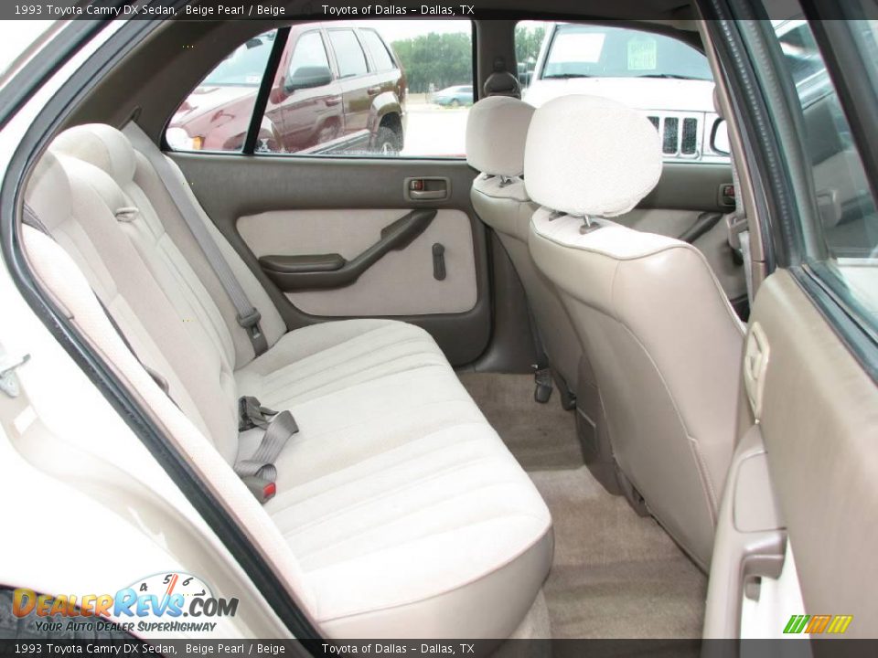 1993 Toyota Camry DX Sedan Beige Pearl / Beige Photo #11