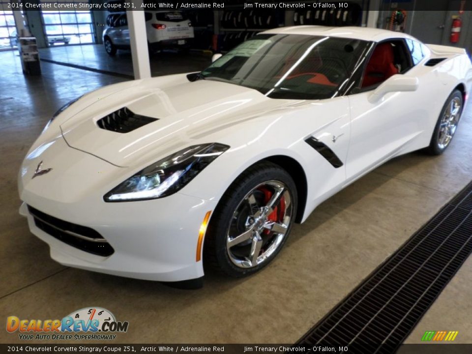 Front 3/4 View of 2014 Chevrolet Corvette Stingray Coupe Z51 Photo #1