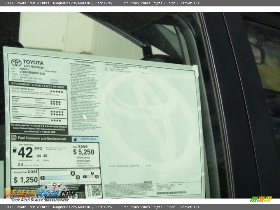 2014 Toyota Prius v Three Magnetic Gray Metallic / Dark Gray Photo #10