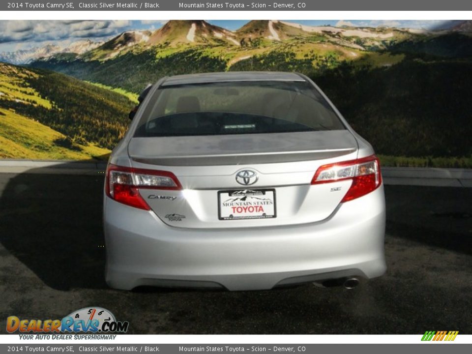 2014 Toyota Camry SE Classic Silver Metallic / Black Photo #4