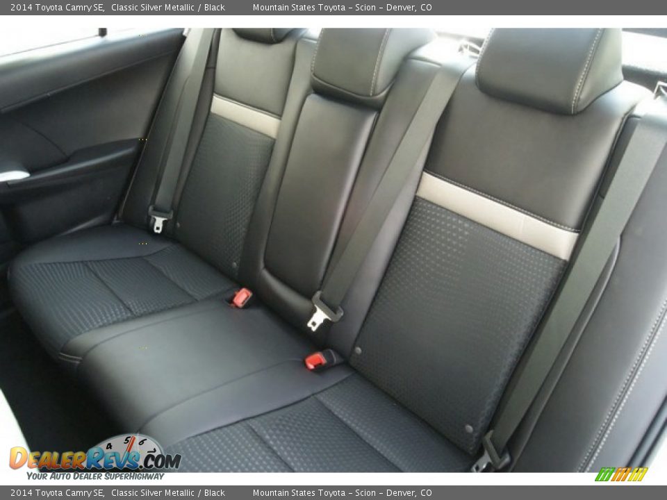 2014 Toyota Camry SE Classic Silver Metallic / Black Photo #7