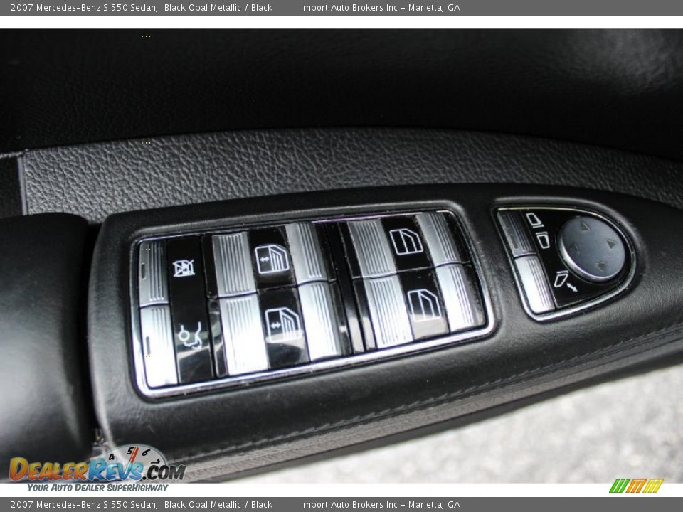Controls of 2007 Mercedes-Benz S 550 Sedan Photo #16