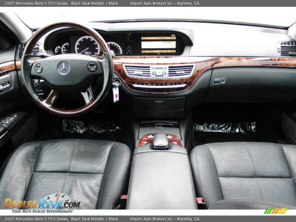 Dashboard of 2007 Mercedes-Benz S 550 Sedan Photo #29