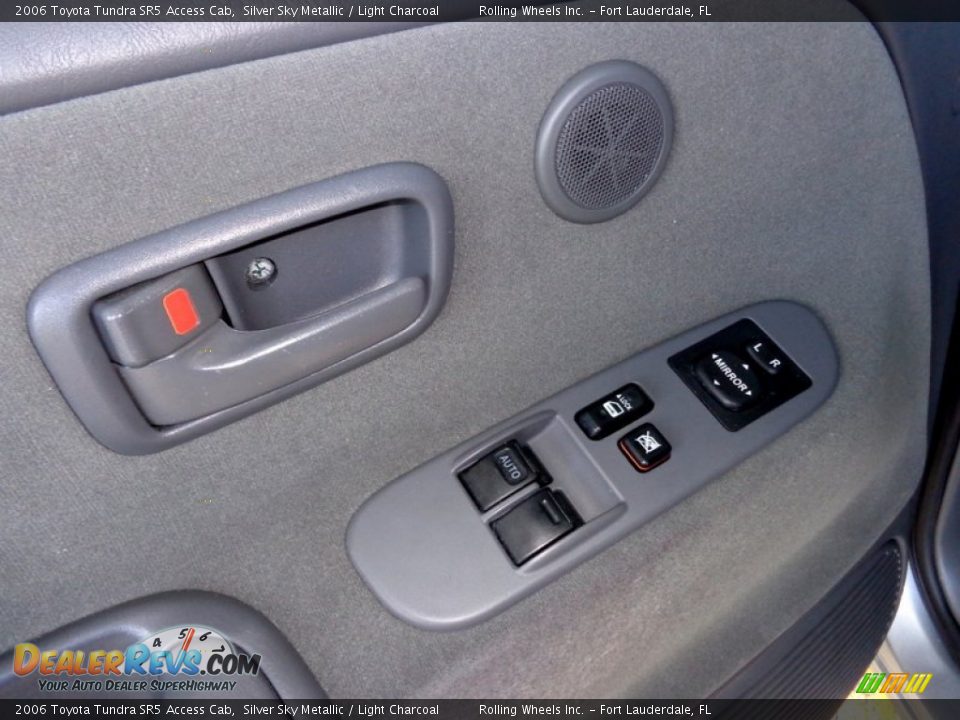 2006 Toyota Tundra SR5 Access Cab Silver Sky Metallic / Light Charcoal Photo #33