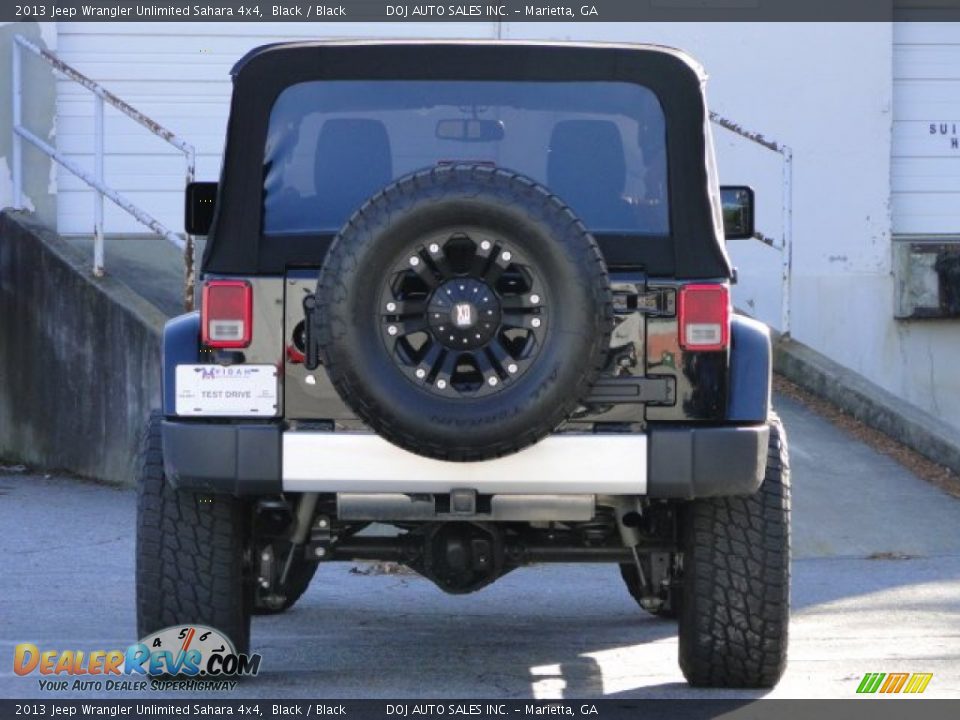 2013 Jeep Wrangler Unlimited Sahara 4x4 Black / Black Photo #7