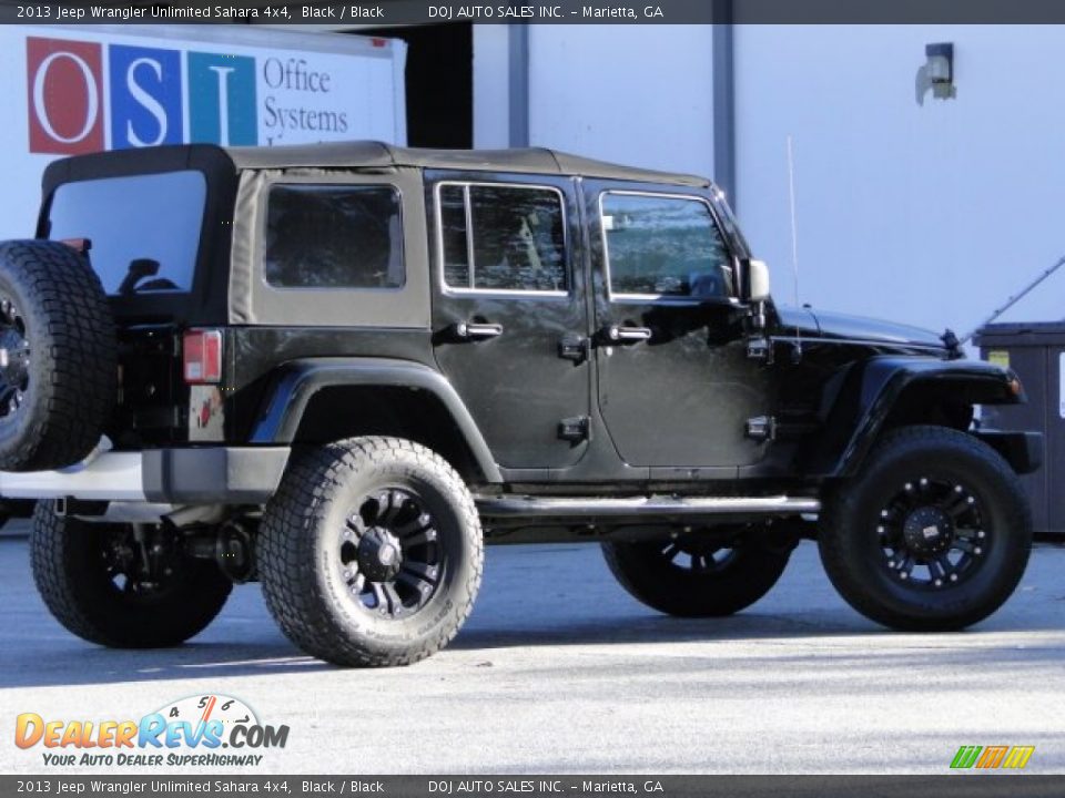 2013 Jeep Wrangler Unlimited Sahara 4x4 Black / Black Photo #9