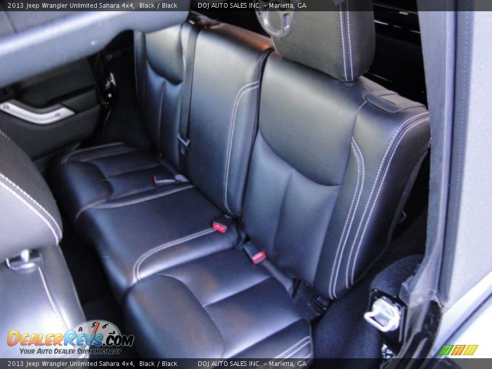 2013 Jeep Wrangler Unlimited Sahara 4x4 Black / Black Photo #17