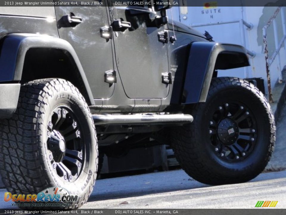 2013 Jeep Wrangler Unlimited Sahara 4x4 Black / Black Photo #21