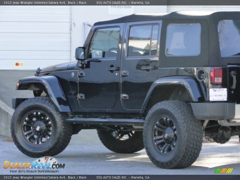 2013 Jeep Wrangler Unlimited Sahara 4x4 Black / Black Photo #22
