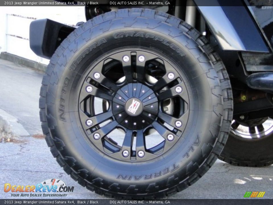 2013 Jeep Wrangler Unlimited Sahara 4x4 Black / Black Photo #23