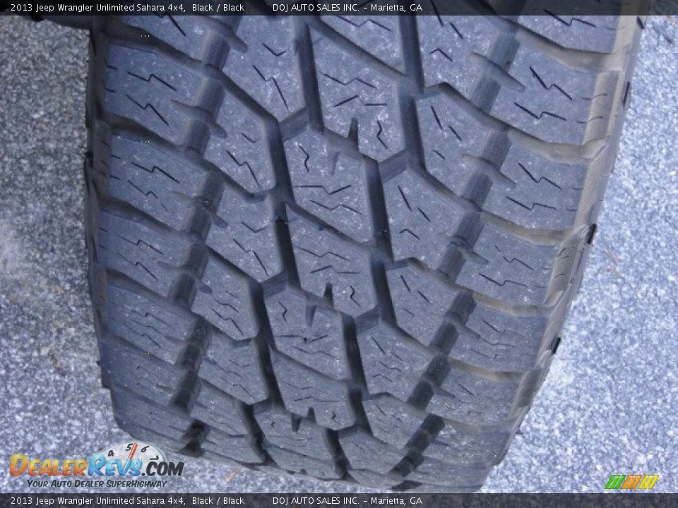 2013 Jeep Wrangler Unlimited Sahara 4x4 Black / Black Photo #24