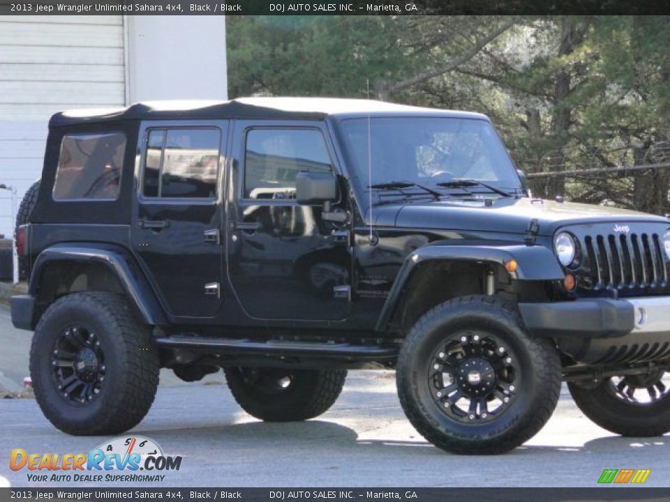 2013 Jeep Wrangler Unlimited Sahara 4x4 Black / Black Photo #30