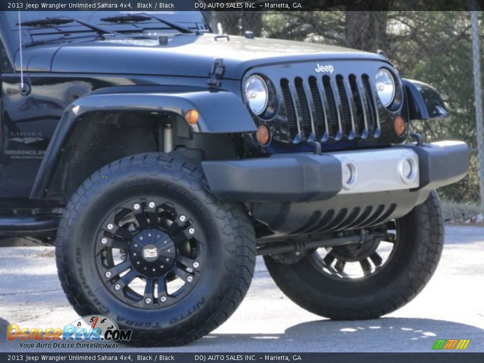 2013 Jeep Wrangler Unlimited Sahara 4x4 Black / Black Photo #31