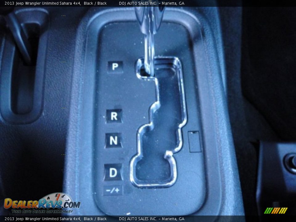 2013 Jeep Wrangler Unlimited Sahara 4x4 Black / Black Photo #35