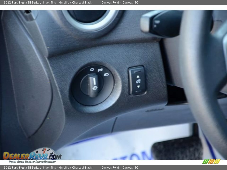 2012 Ford Fiesta SE Sedan Ingot Silver Metallic / Charcoal Black Photo #21