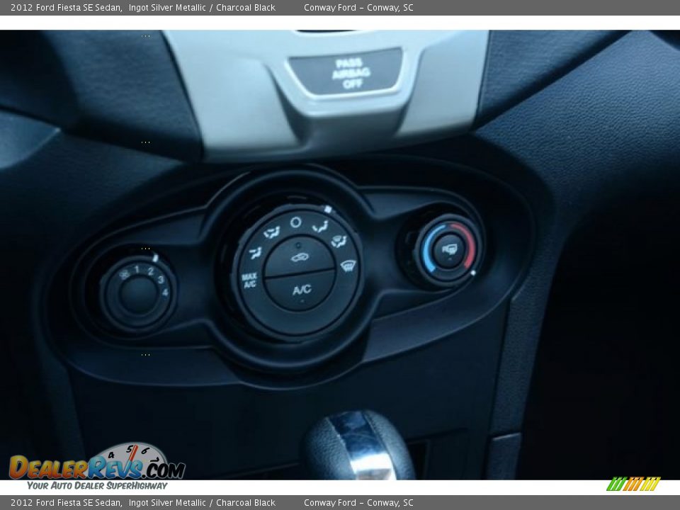 2012 Ford Fiesta SE Sedan Ingot Silver Metallic / Charcoal Black Photo #28