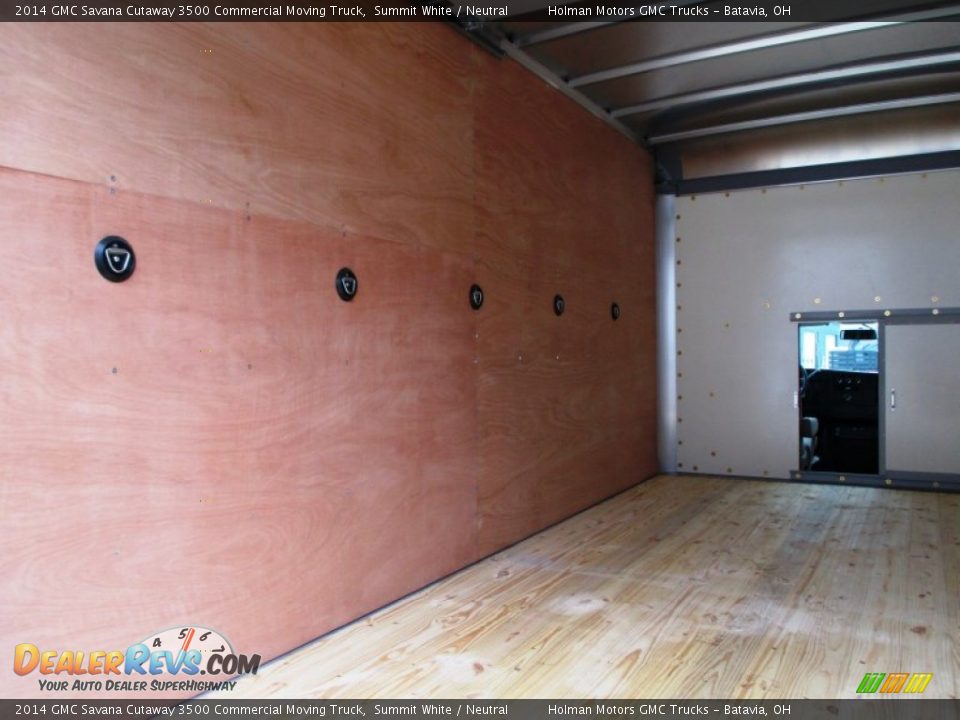 2014 GMC Savana Cutaway 3500 Commercial Moving Truck Summit White / Neutral Photo #17