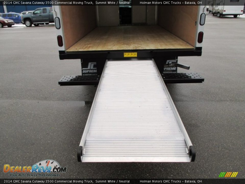 2014 GMC Savana Cutaway 3500 Commercial Moving Truck Summit White / Neutral Photo #18