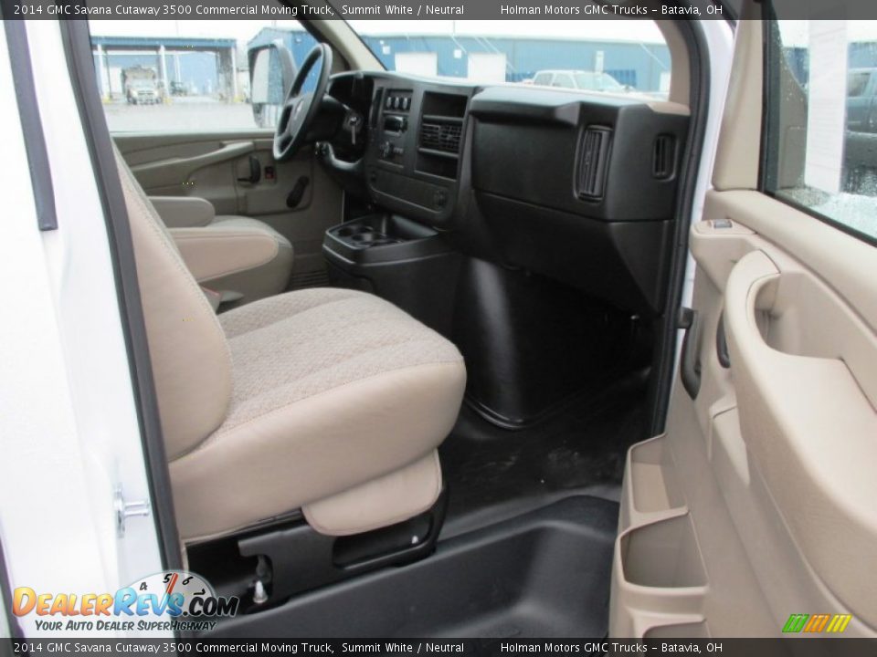 2014 GMC Savana Cutaway 3500 Commercial Moving Truck Summit White / Neutral Photo #21