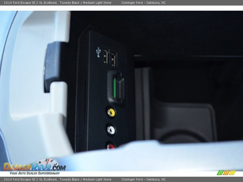 2014 Ford Escape SE 2.0L EcoBoost Tuxedo Black / Medium Light Stone Photo #19