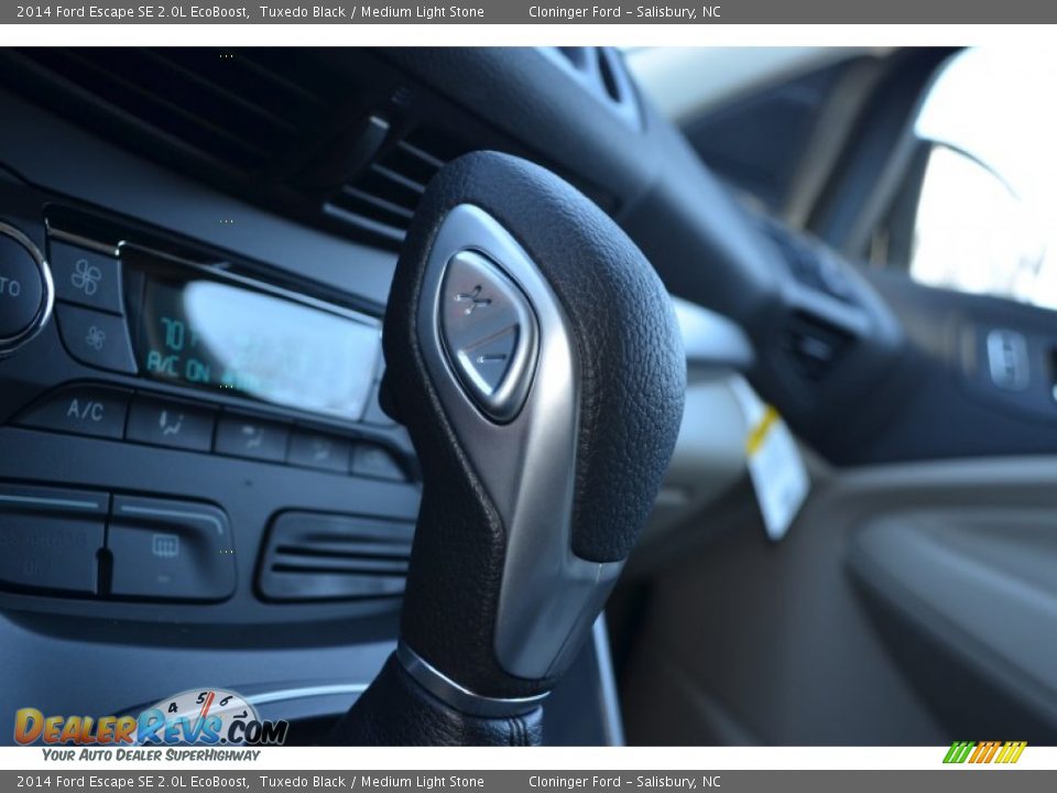 2014 Ford Escape SE 2.0L EcoBoost Tuxedo Black / Medium Light Stone Photo #21