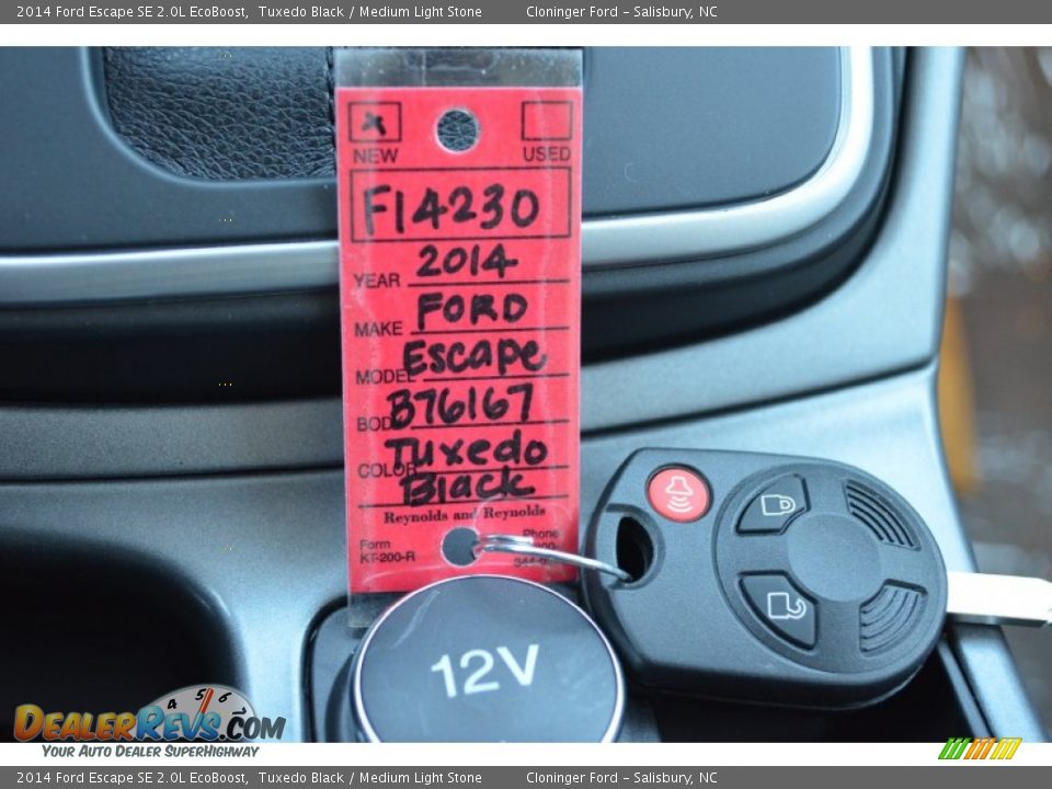 2014 Ford Escape SE 2.0L EcoBoost Tuxedo Black / Medium Light Stone Photo #28