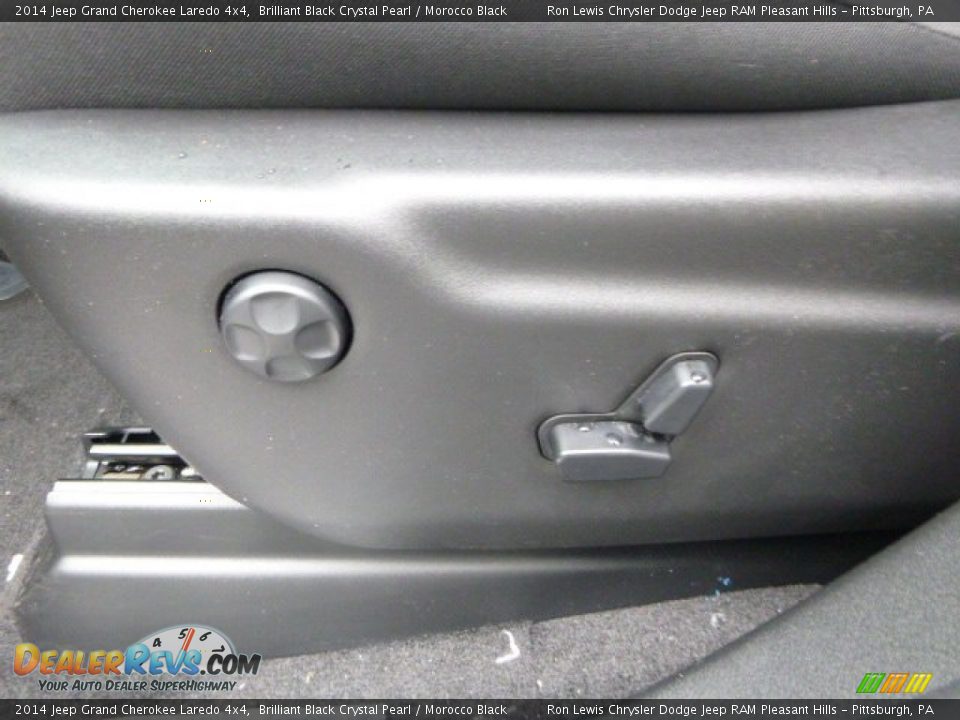 2014 Jeep Grand Cherokee Laredo 4x4 Brilliant Black Crystal Pearl / Morocco Black Photo #17