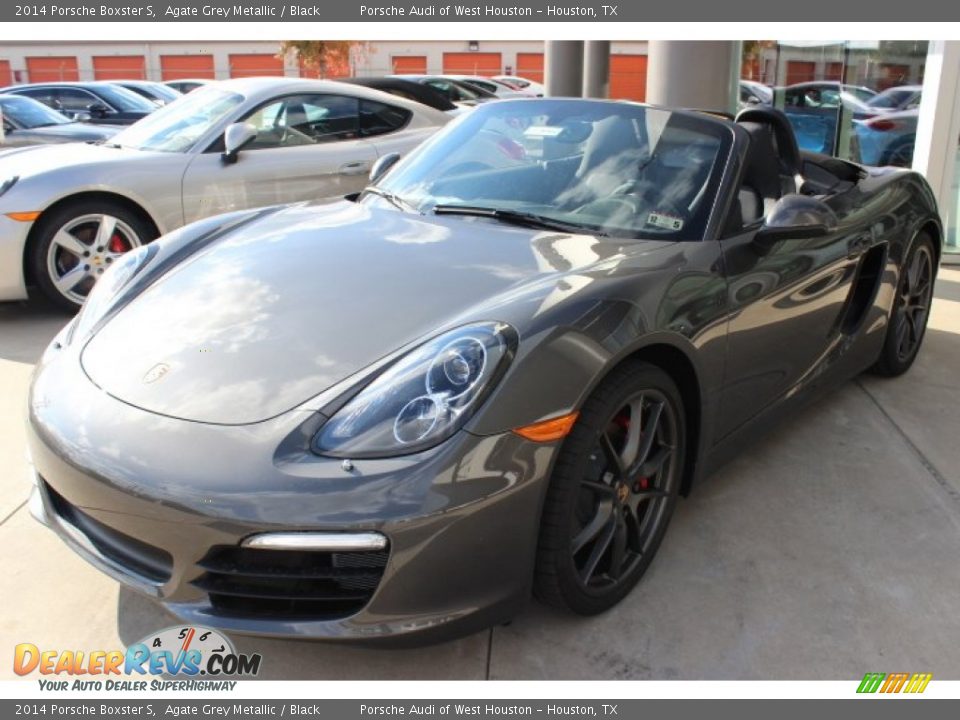 Front 3/4 View of 2014 Porsche Boxster S Photo #3