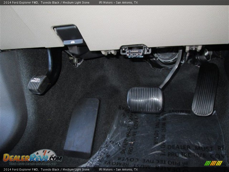 2014 Ford Explorer FWD Tuxedo Black / Medium Light Stone Photo #22