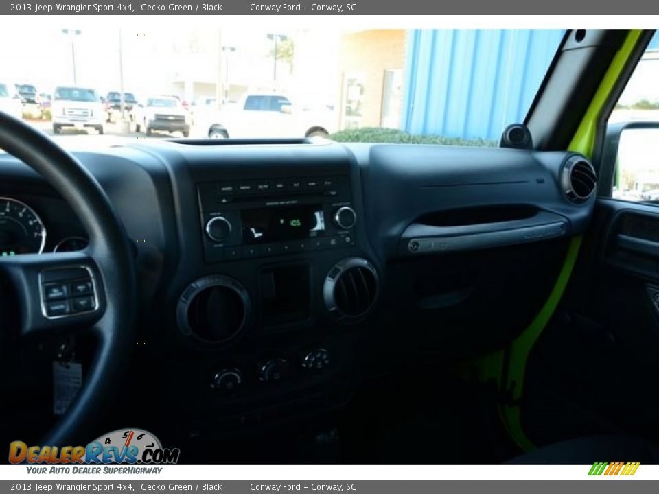 2013 Jeep Wrangler Sport 4x4 Gecko Green / Black Photo #20