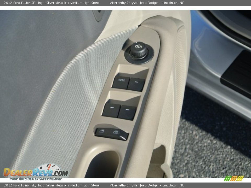 2012 Ford Fusion SE Ingot Silver Metallic / Medium Light Stone Photo #11