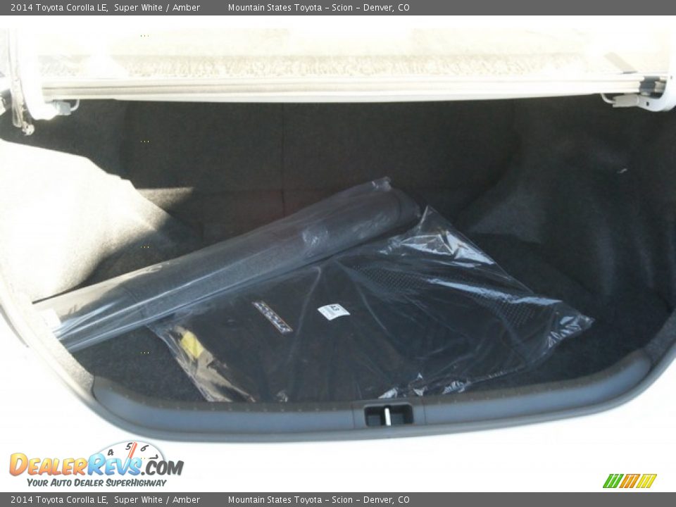 2014 Toyota Corolla LE Super White / Amber Photo #8