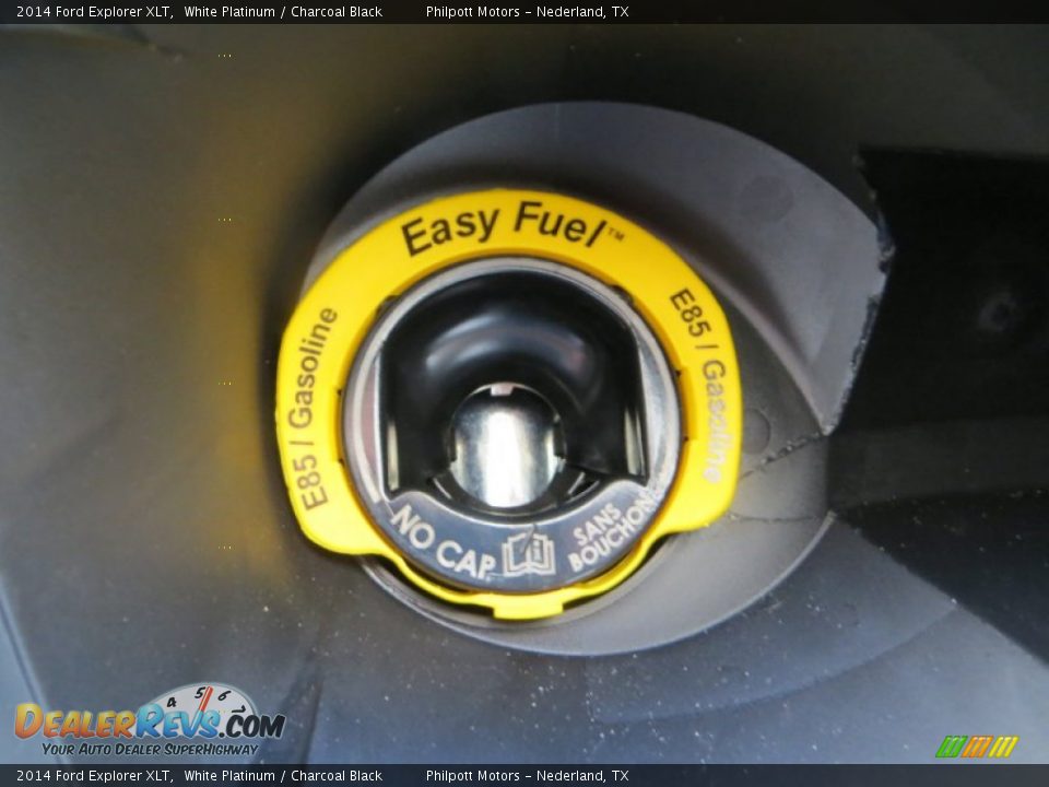 2014 Ford Explorer XLT White Platinum / Charcoal Black Photo #16
