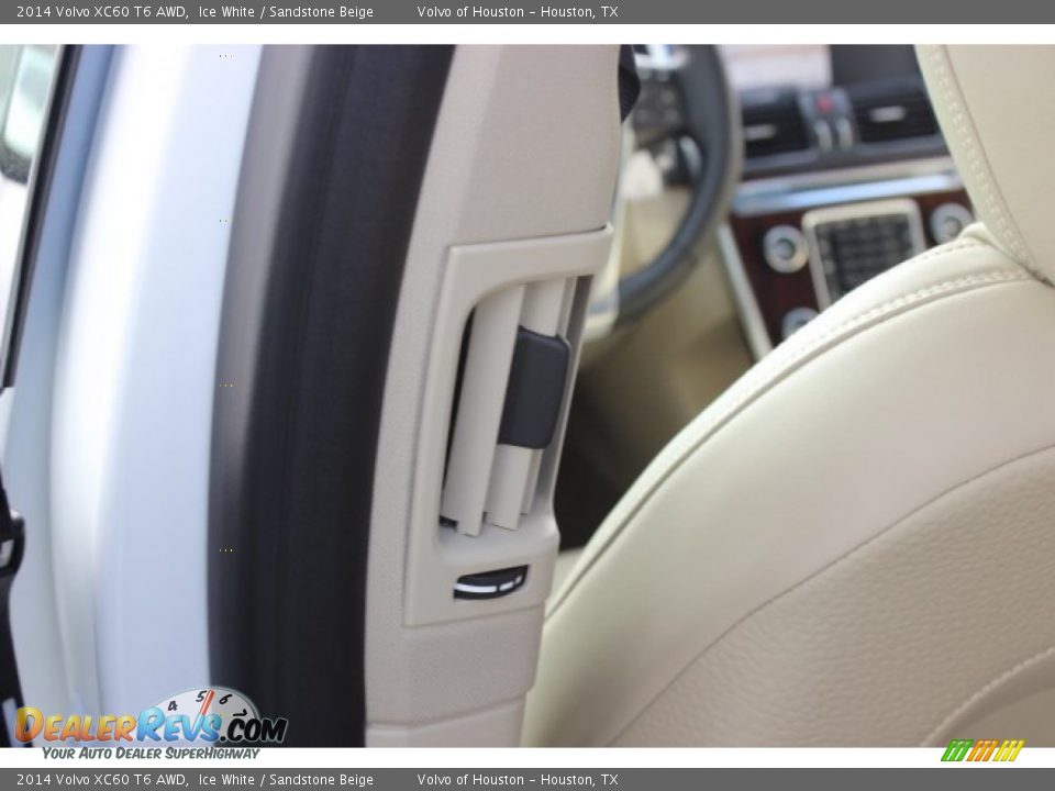 2014 Volvo XC60 T6 AWD Ice White / Sandstone Beige Photo #24