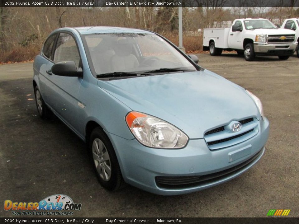 2009 Hyundai Accent GS 3 Door Ice Blue / Gray Photo #7