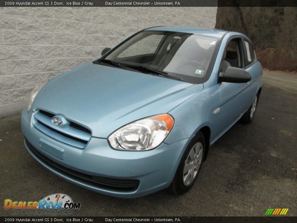 2009 Hyundai Accent GS 3 Door Ice Blue / Gray Photo #9