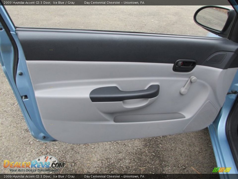 2009 Hyundai Accent GS 3 Door Ice Blue / Gray Photo #10