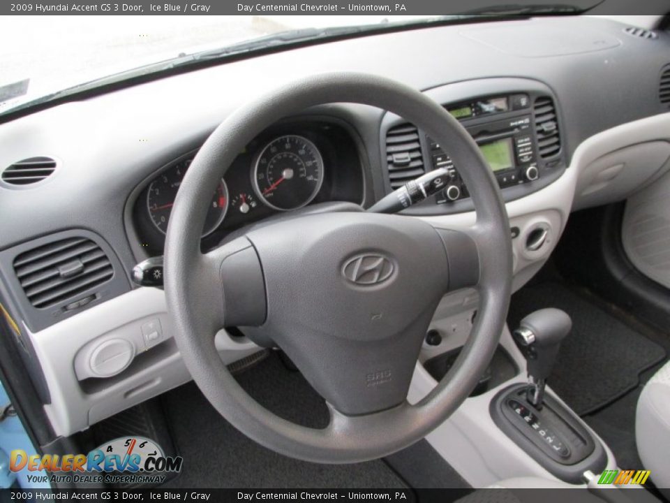 Dashboard of 2009 Hyundai Accent GS 3 Door Photo #13