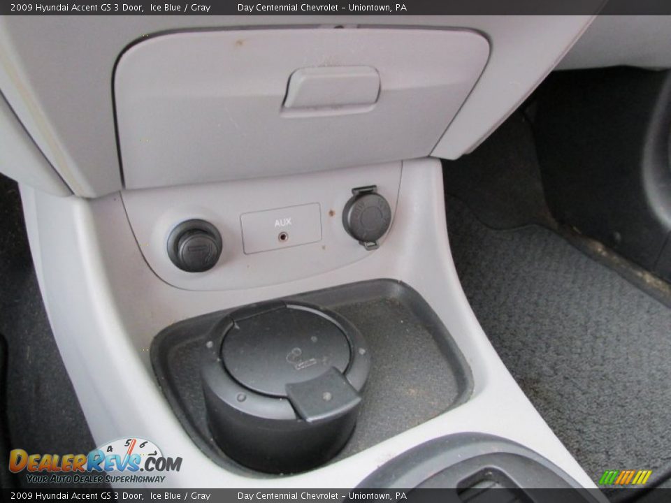 2009 Hyundai Accent GS 3 Door Ice Blue / Gray Photo #17