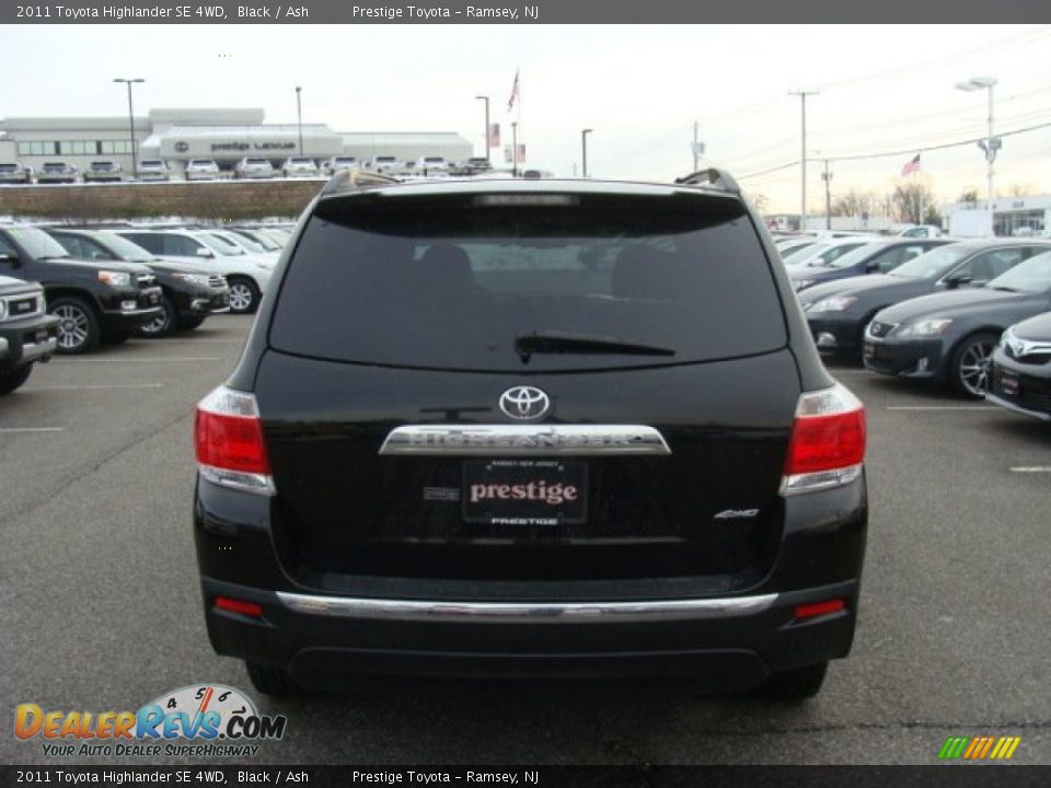 2011 Toyota Highlander SE 4WD Black / Ash Photo #5