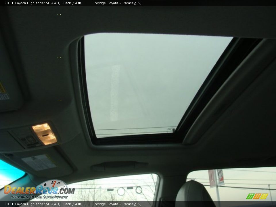 2011 Toyota Highlander SE 4WD Black / Ash Photo #8