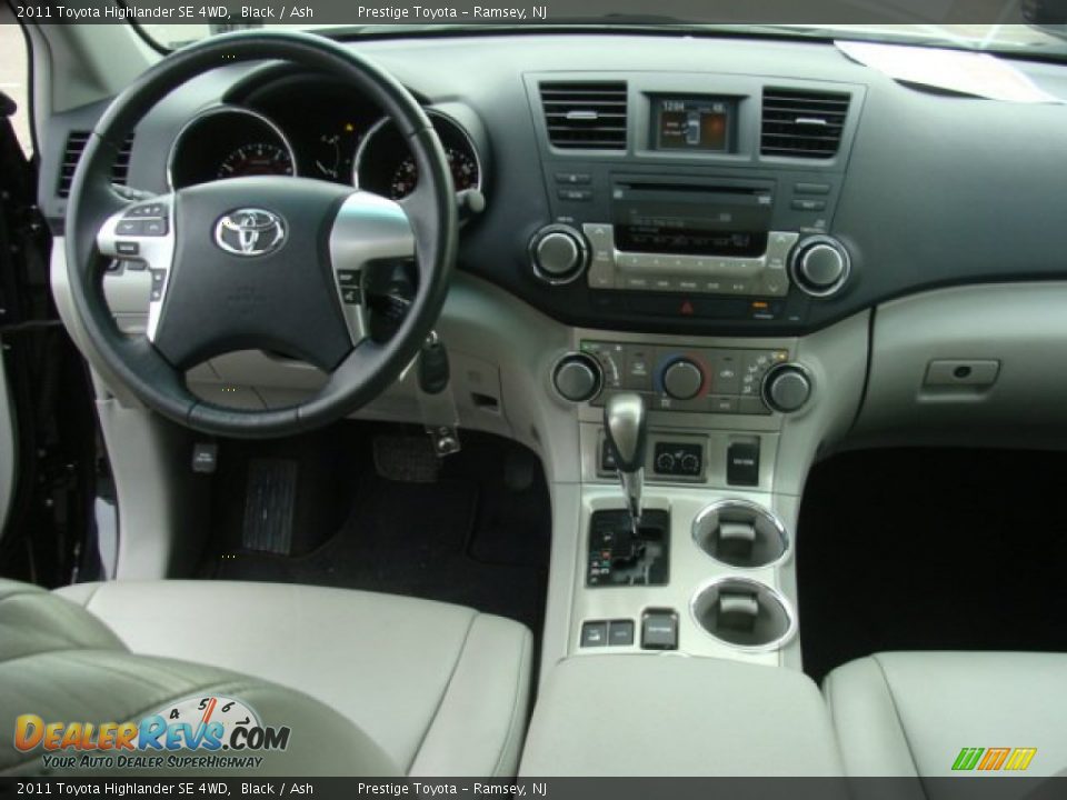 2011 Toyota Highlander SE 4WD Black / Ash Photo #9