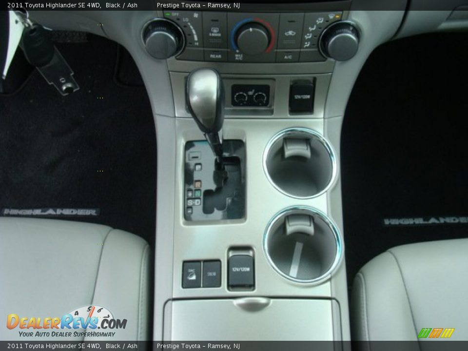2011 Toyota Highlander SE 4WD Black / Ash Photo #12