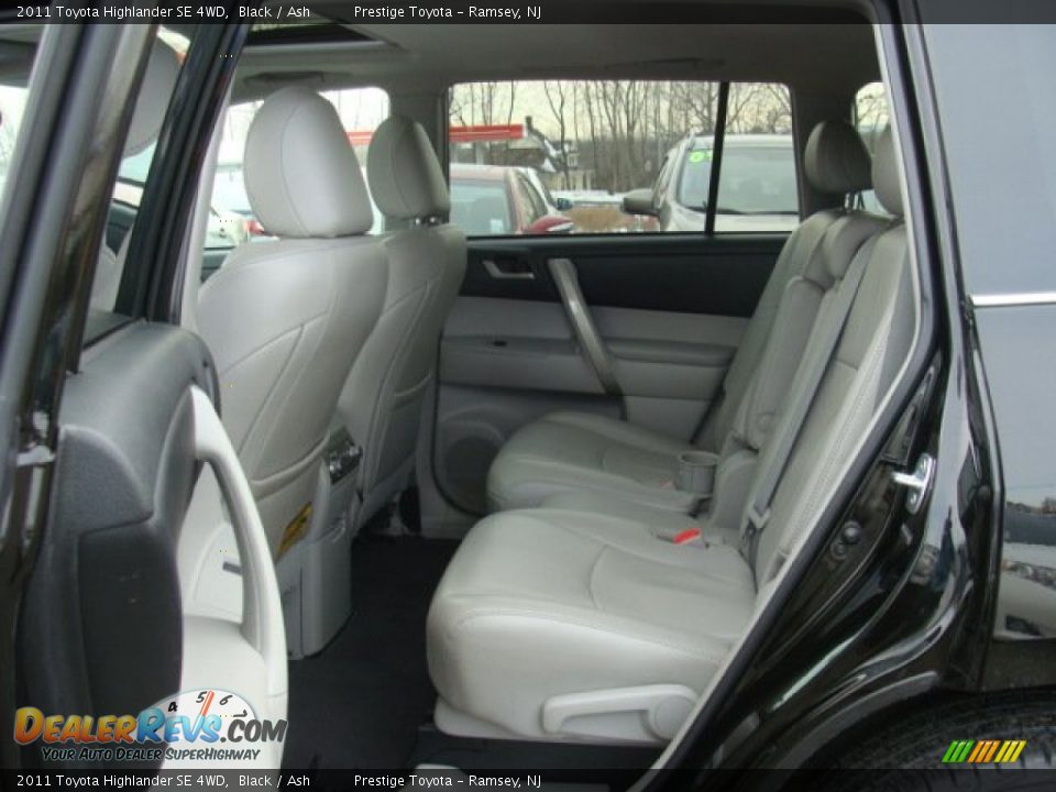 2011 Toyota Highlander SE 4WD Black / Ash Photo #13