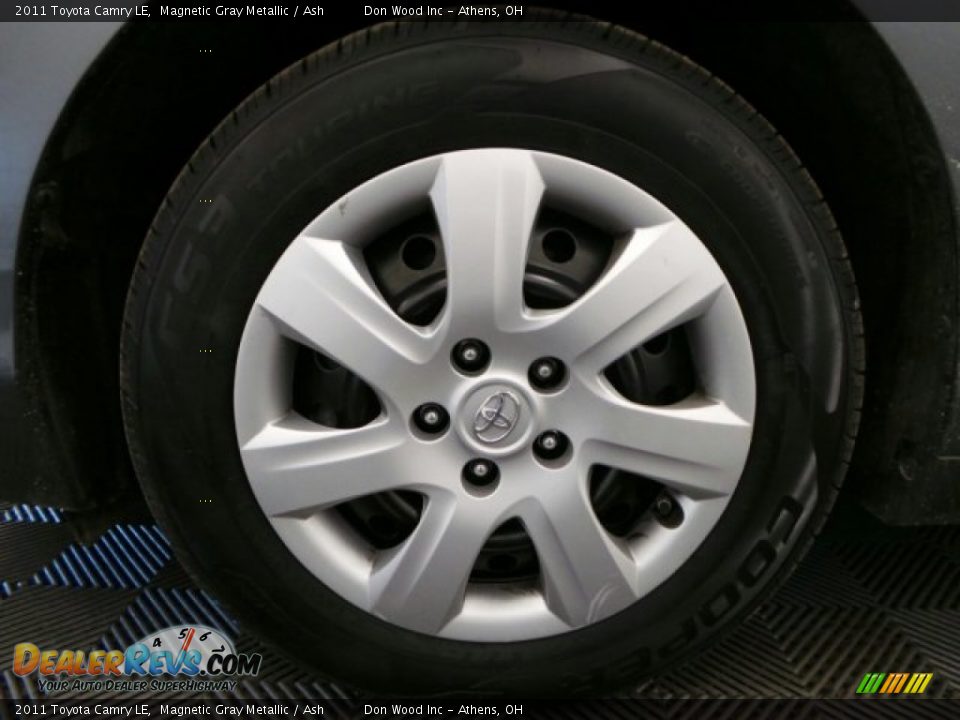 2011 Toyota Camry LE Magnetic Gray Metallic / Ash Photo #26