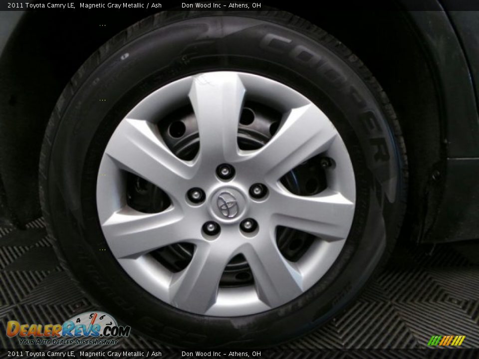 2011 Toyota Camry LE Magnetic Gray Metallic / Ash Photo #28