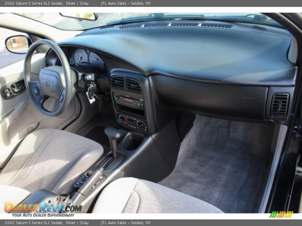 2002 Saturn S Series SL2 Sedan Silver / Gray Photo #9