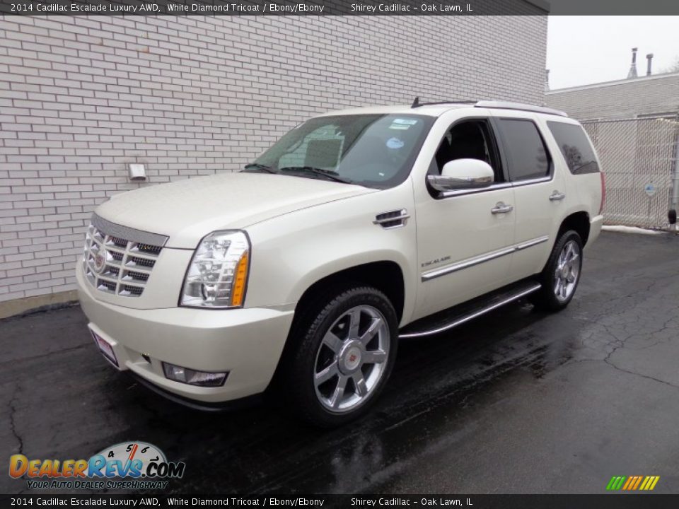 Front 3/4 View of 2014 Cadillac Escalade Luxury AWD Photo #1