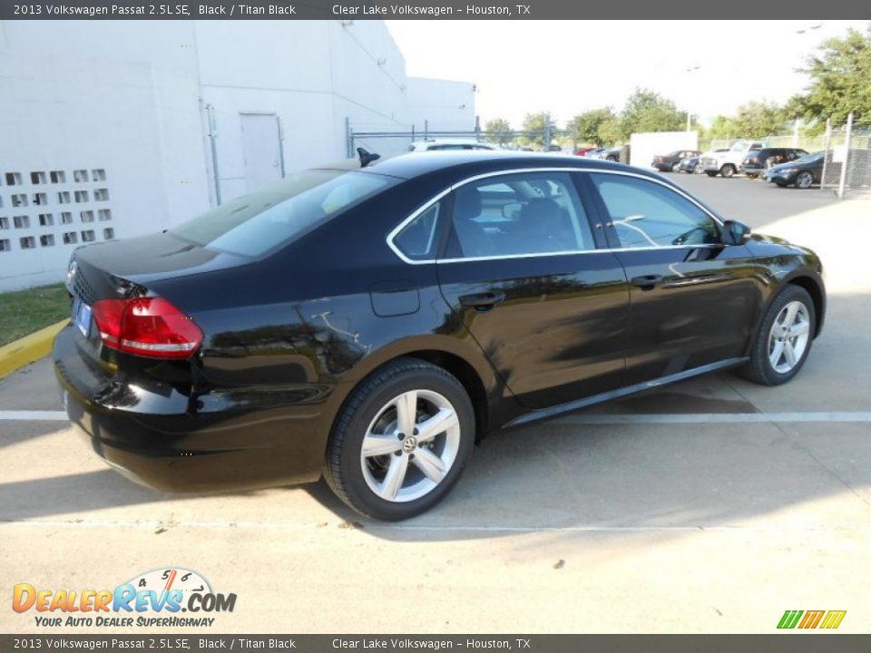 2013 Volkswagen Passat 2.5L SE Black / Titan Black Photo #7