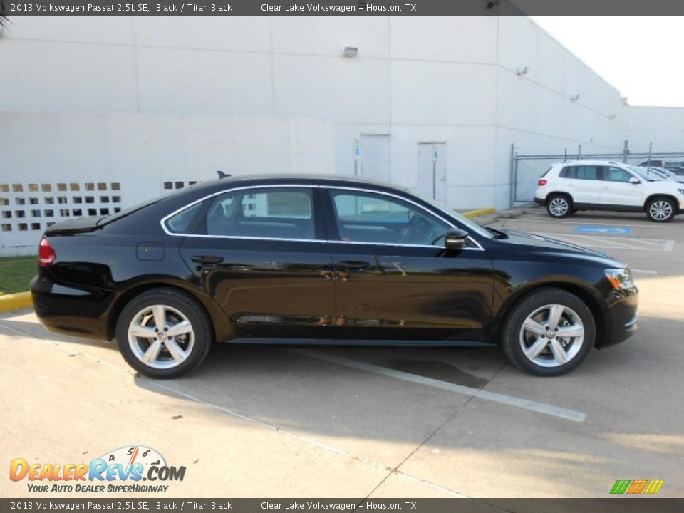 2013 Volkswagen Passat 2.5L SE Black / Titan Black Photo #8